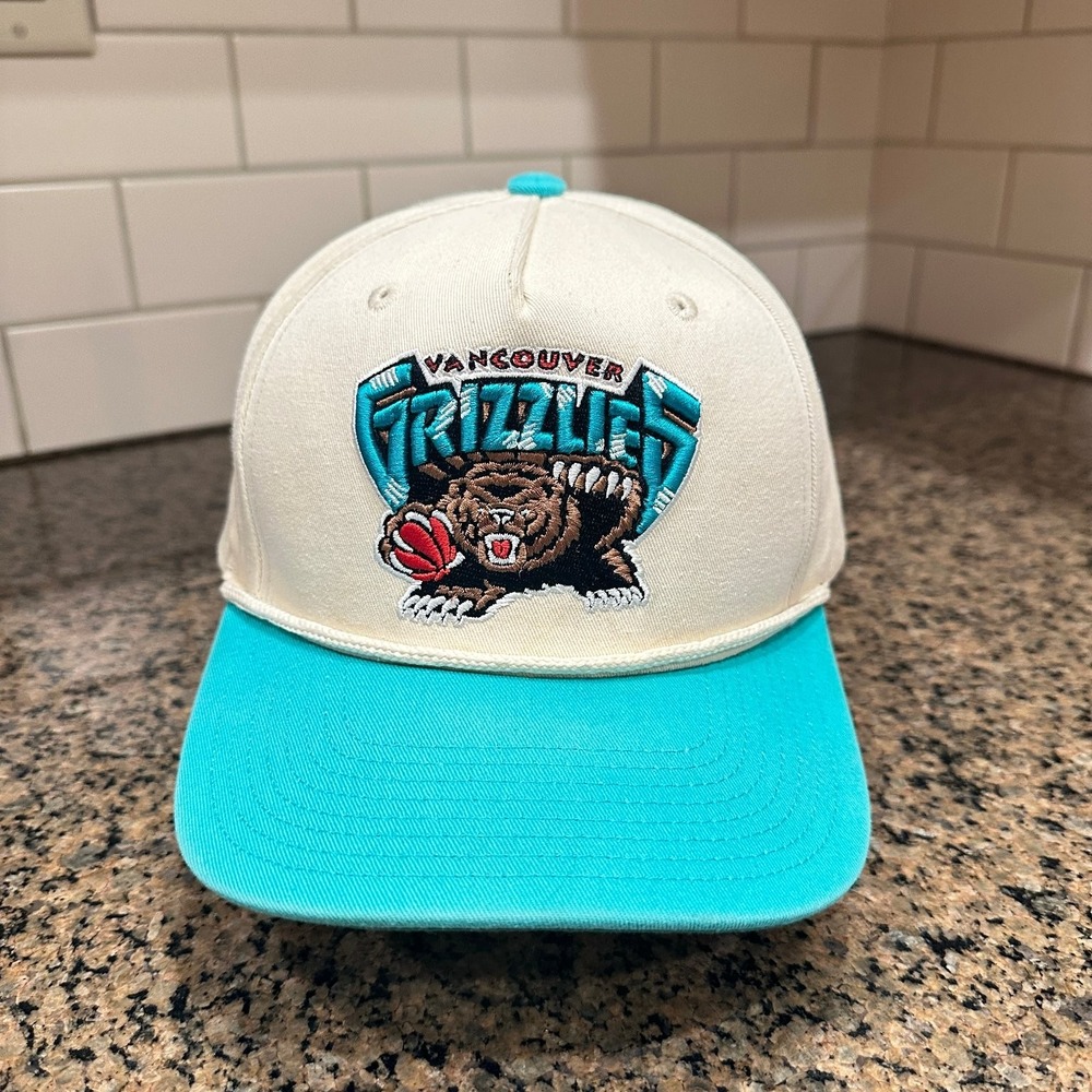 Vancouver Grizzlies Mitchell & Ness Snapback Hat Adjustable Cream Teal NBA